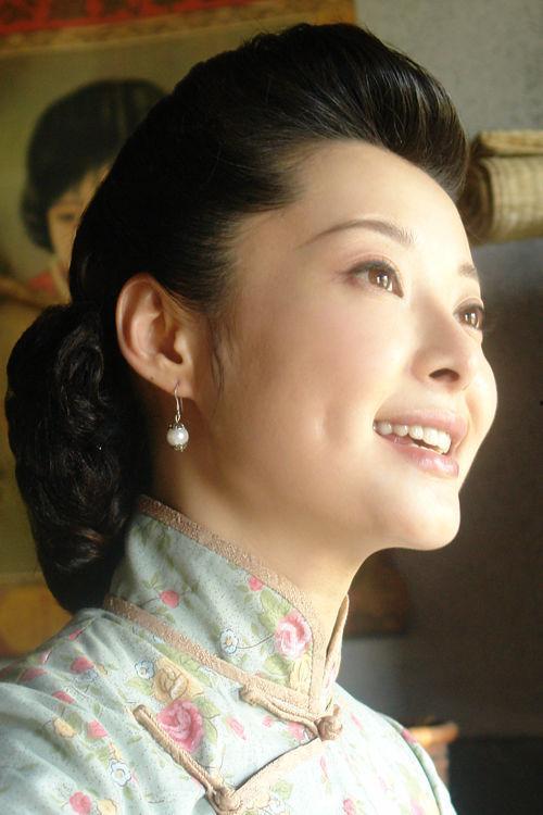 袁立爆料整容事件视频,勇敢发声,揭开娱乐圈神秘面纱 第2张 袁立爆料整容事件视频,勇敢发声,揭开娱乐圈神秘面纱 第2张